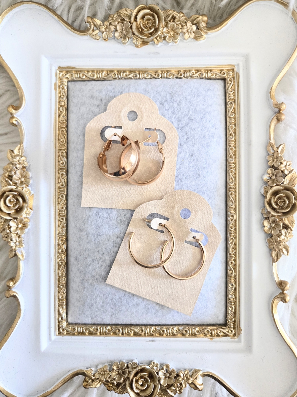 Set Of Two Hoop Earrings Gold Tone